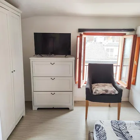 Balilla Centro Private Room&apartments Mansarda 7 *
